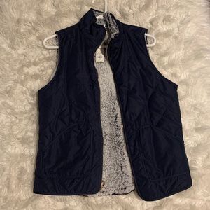 NWT Francesca’s Sherpa Lined Wubby Reversible Vest in Navy Blue